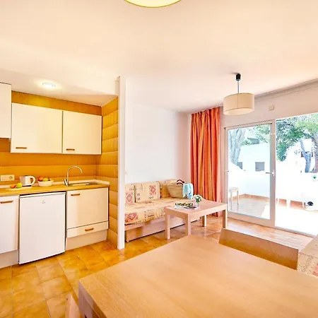 Gavimar Ariel Chico And Hotel Cala d'Or (Mallorca)