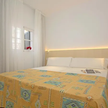 Gavimar Ariel Chico And Hotel Cala d'Or (Mallorca)